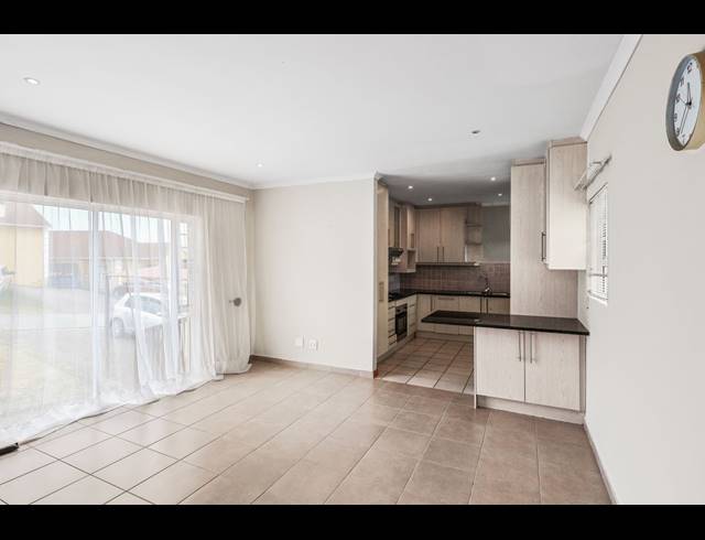 3 BEDROOM TOWNHOUSE TO LET IN BEACON BAY